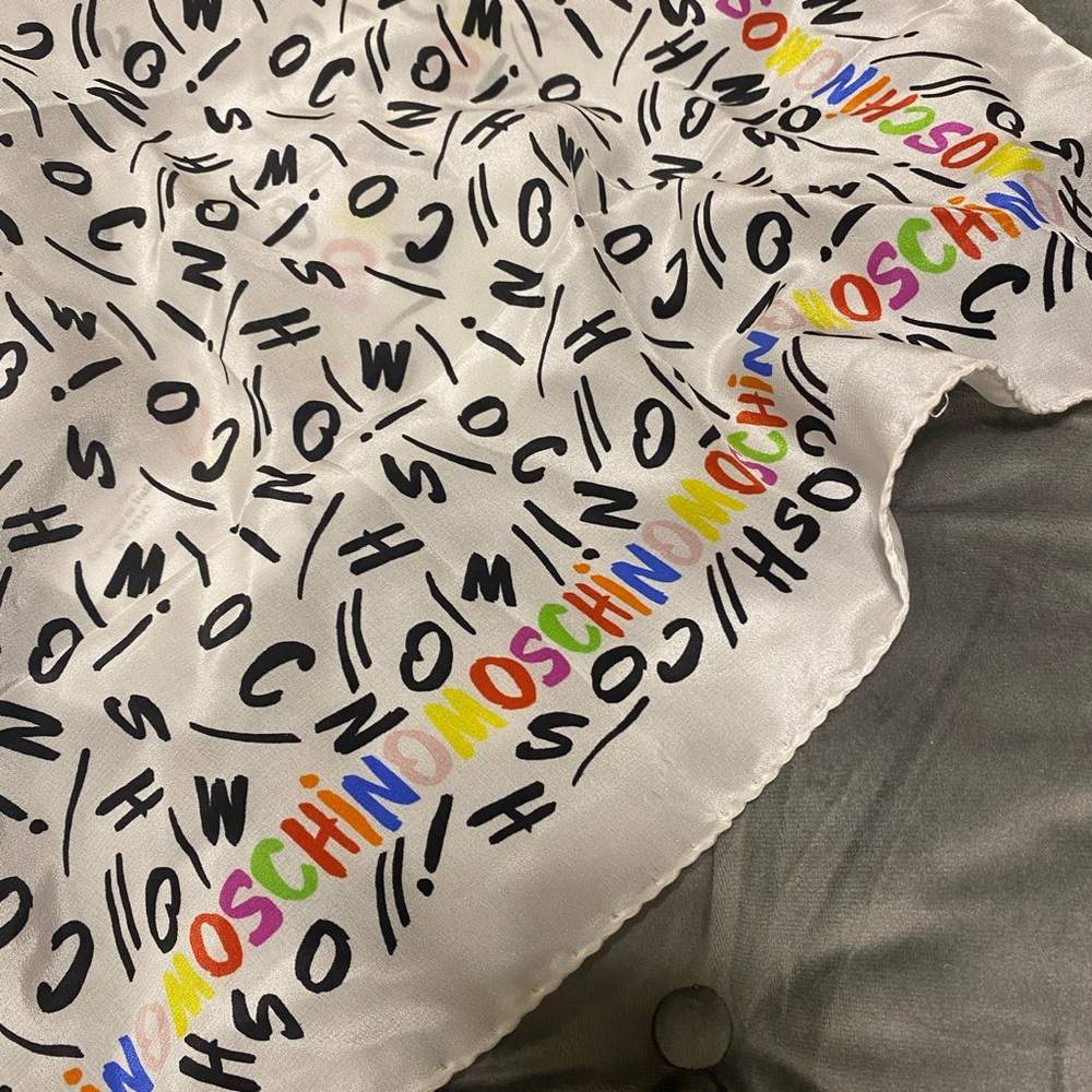 Moschino White Scarf with Multicolor Logo - Picture 3 of 4